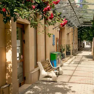 Niky Otel